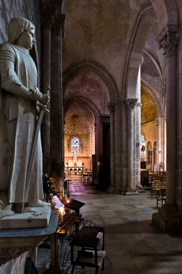 Side aisle and chapel, Collegiale Saint Lazare, Avallon (Yonne)  Photo by PJ McKey