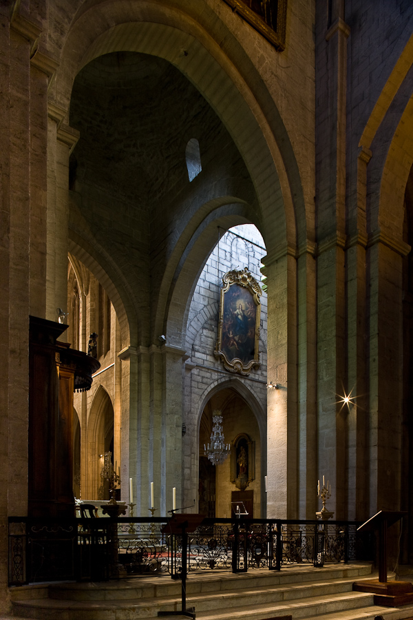 Chancel of Cathédrale Saint-Trophime (Photo by PJ McKey)