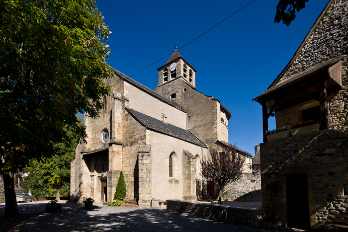Église Sainte-Eulalie-de-Cerson, Sainte-Eulalie-d’Olt (Aveyron)  Photo by Dennis Aubrey