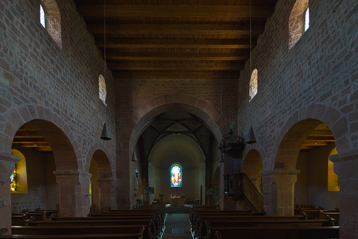 Nave, Eglise Saint Ulrich, Altenstadt (Bas-Rhin), Photo by Dennis Aubrey