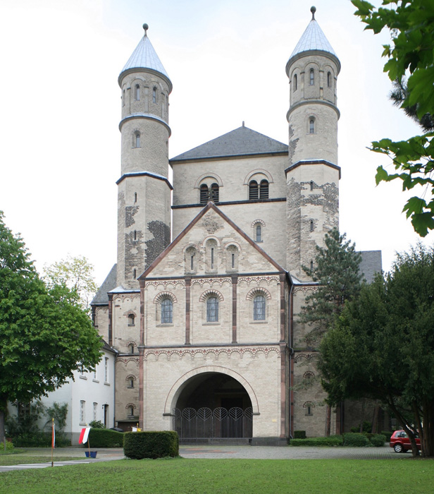 Westwork, Church of Saint Pantaleon, Cologne (North Rhine-Westphalia) Photo by Jong-Soung Kimm